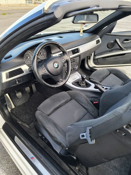 BMW 320 Cabriolet 2010 Pack M – Elegância, Desempenho e Estilo Desport