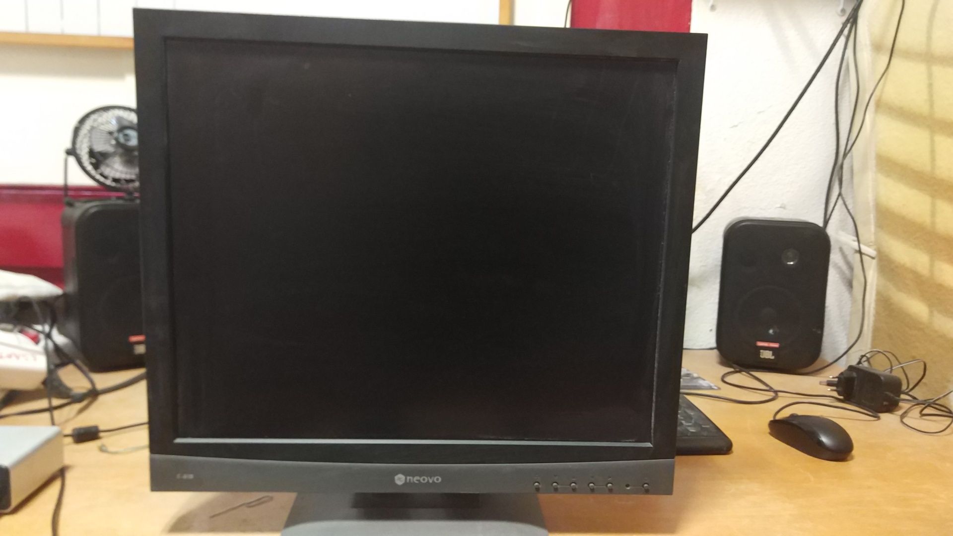 Monitor Neovo 19" (4:3)