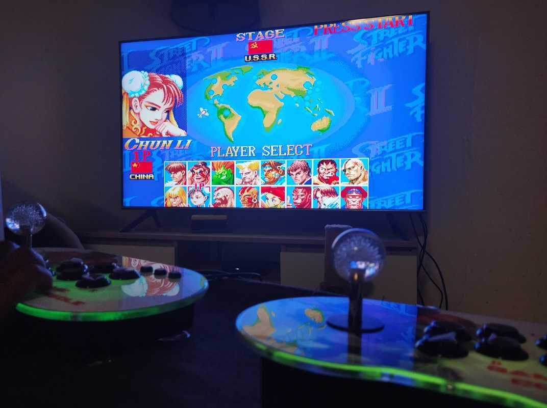 Consola com 15.000 Jogos até 4 players