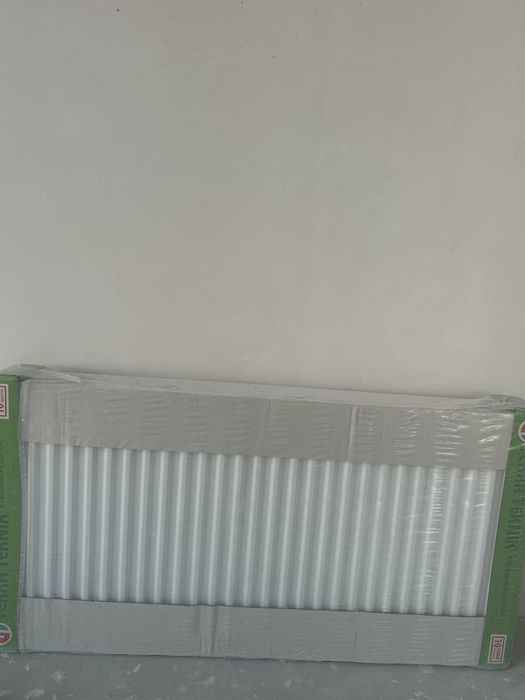 Продам батарею новую с боковым подключением