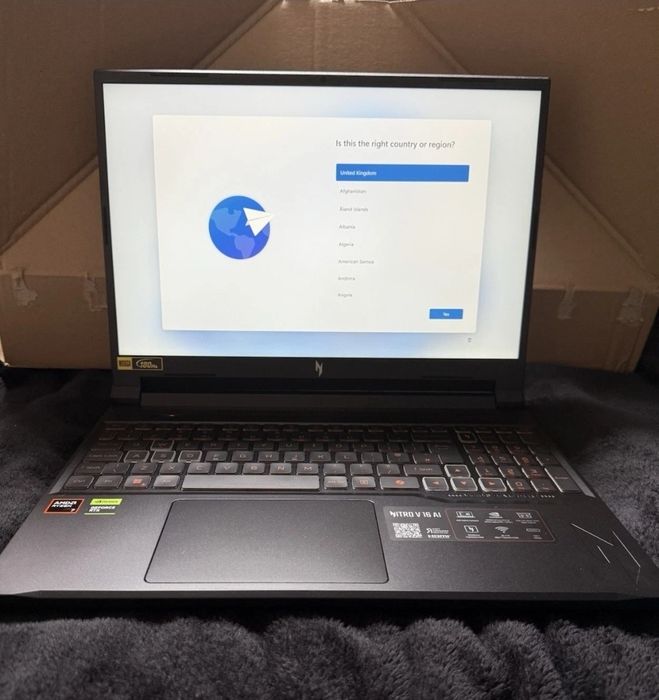Acer Nitro V16 RTX 5070 Ryzen 7 260 16GB Ram  1Tb Ssd