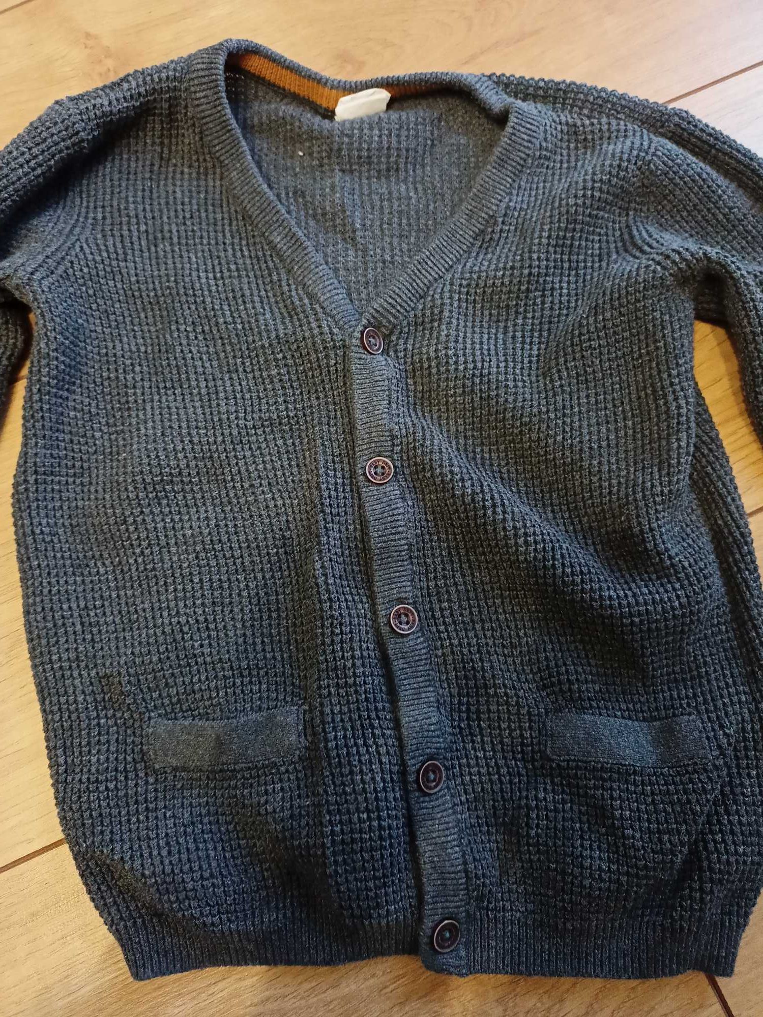 Elegancki sweter chłopięcy rozpinany na guziki z H&M - rozmiar 92