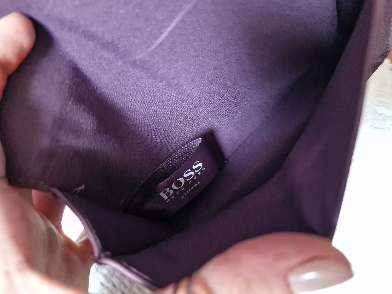 Torebka saszetka nerka Hugo boss bordowa fioletowa