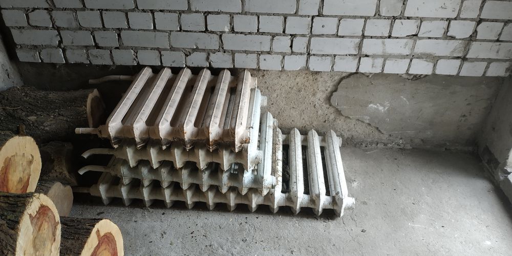 Продам чугунные радиаторы