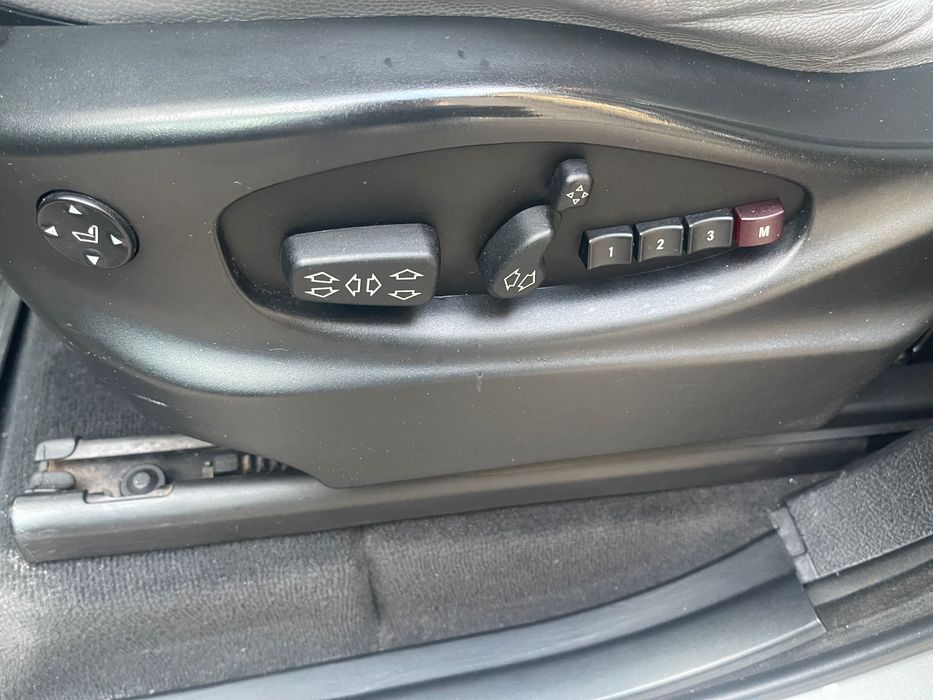 Продам BMW X5 E53 2005