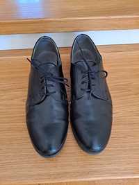 Pantofle buty komunijne czarne