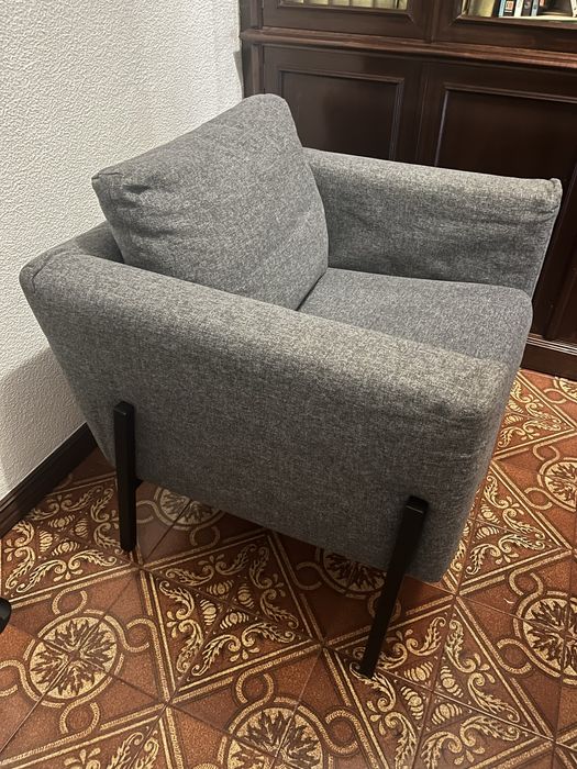 Poltrona cinza Ikea