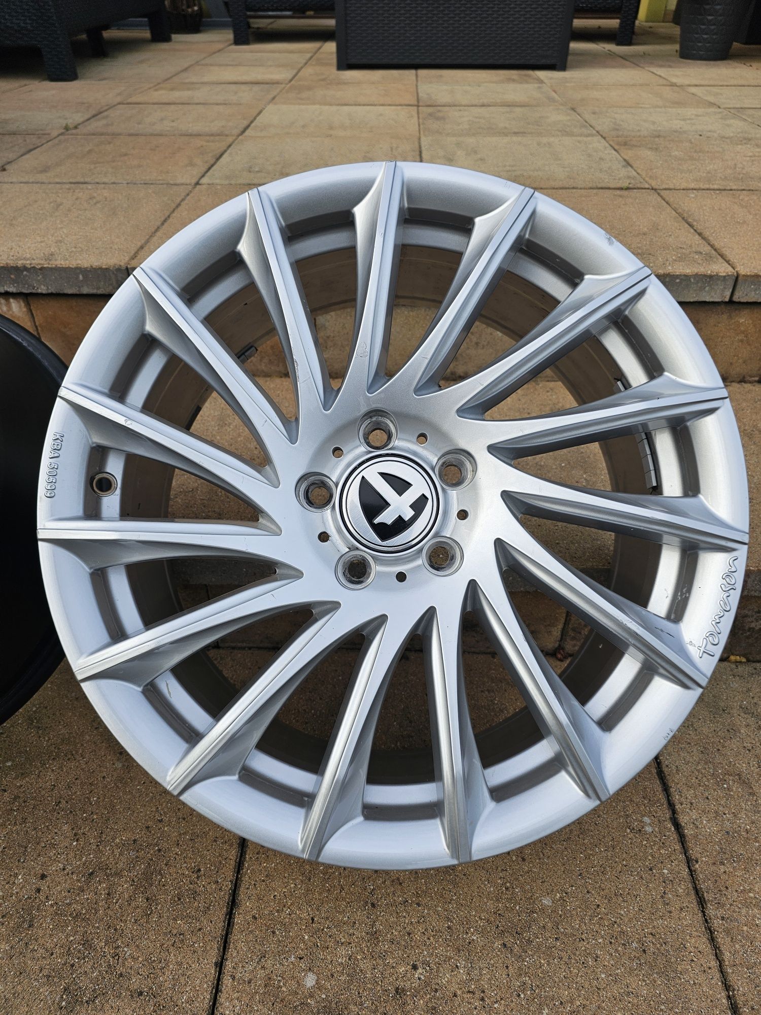 Felga Tomason TN16 18cali 5x112 8j et48
