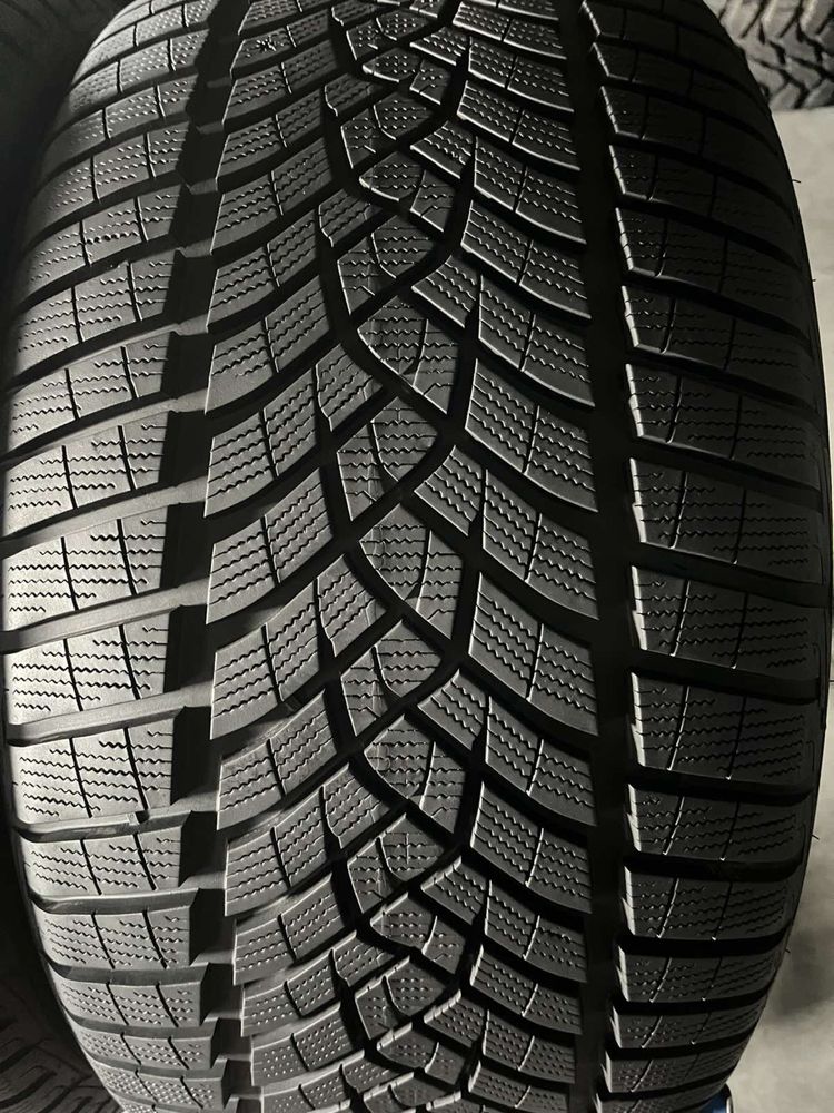 295/35/21 R21 Goodyear Ultra Grip Perfomance SUV 4шт зима