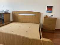 Cama casal + Mesinha cabeceira