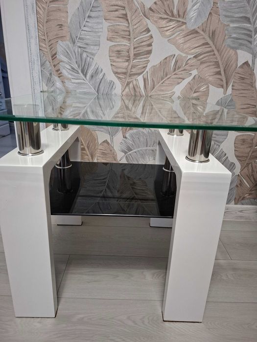 Столик в гостинную