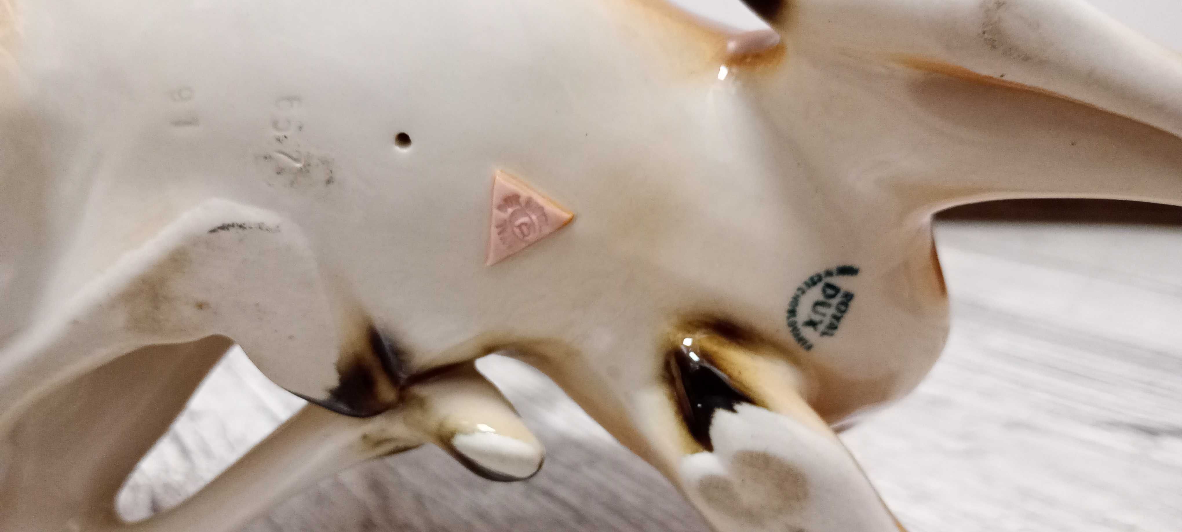Figurka porcelanowa jelonka ROYAL DUX Czechosłowacja