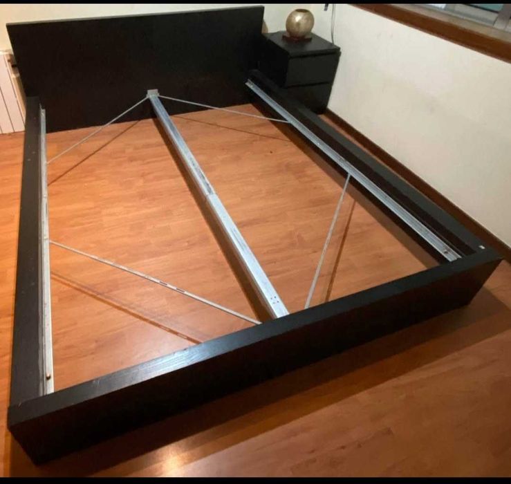 Cama casal 160x200+ estrado + arrumação (4 gavetas)