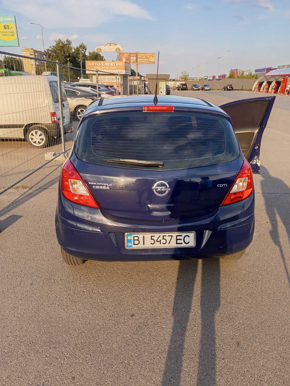 Продам автомобіль Opel Corsa D