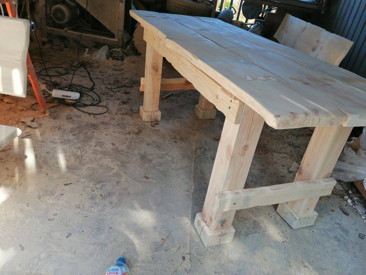 stół drewniany ogrodowy ciężki masywny