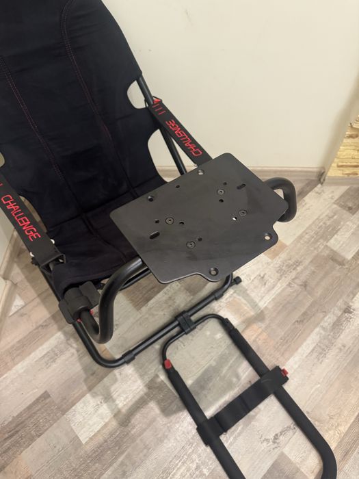 У наявності! Playseat Challenge Alcantara Edition