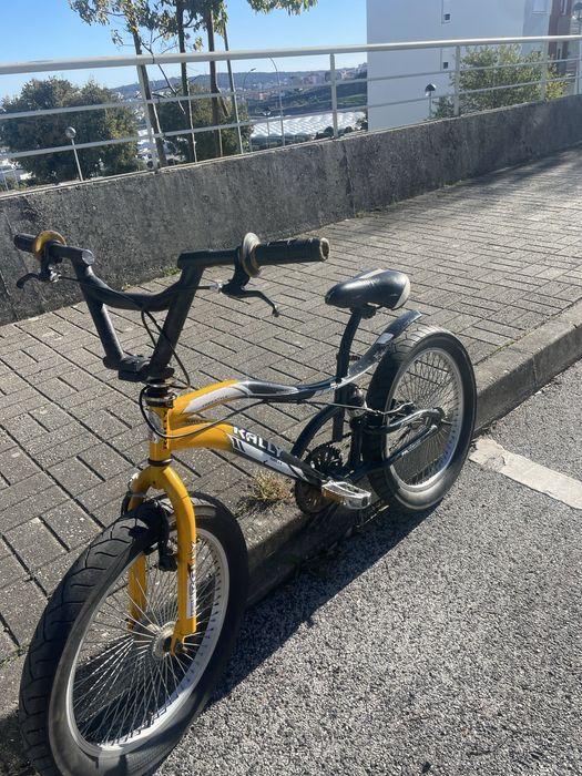 Bicicleta BMX pra a andar