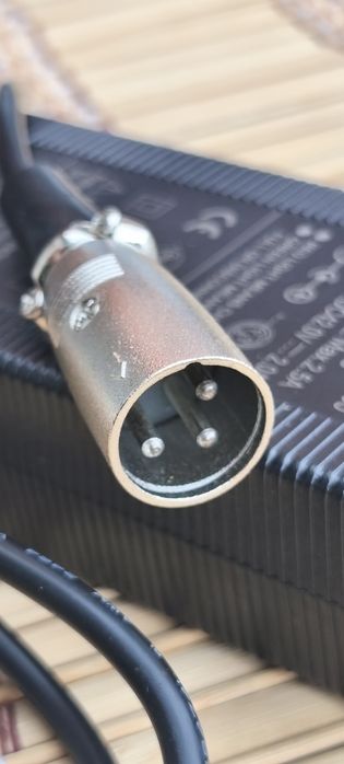 Ładowarka do Hulajnogi Elektrycznej