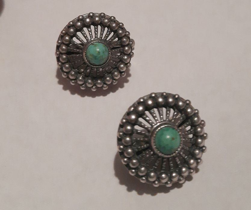 Вишукані срібні сережки з бірюзою