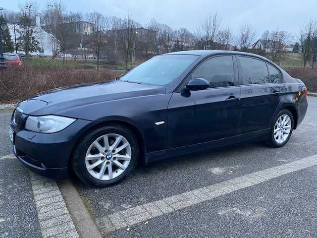 BMW E90 2.0D 163 KM / Xenon / Navi / Alu / Monaco blau