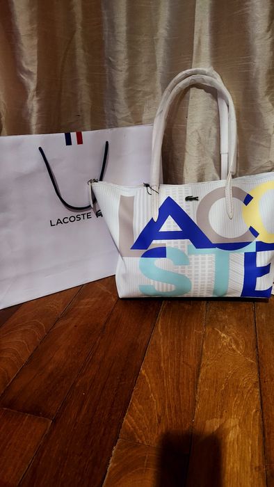 Mala Lacoste nova com etiquetas
