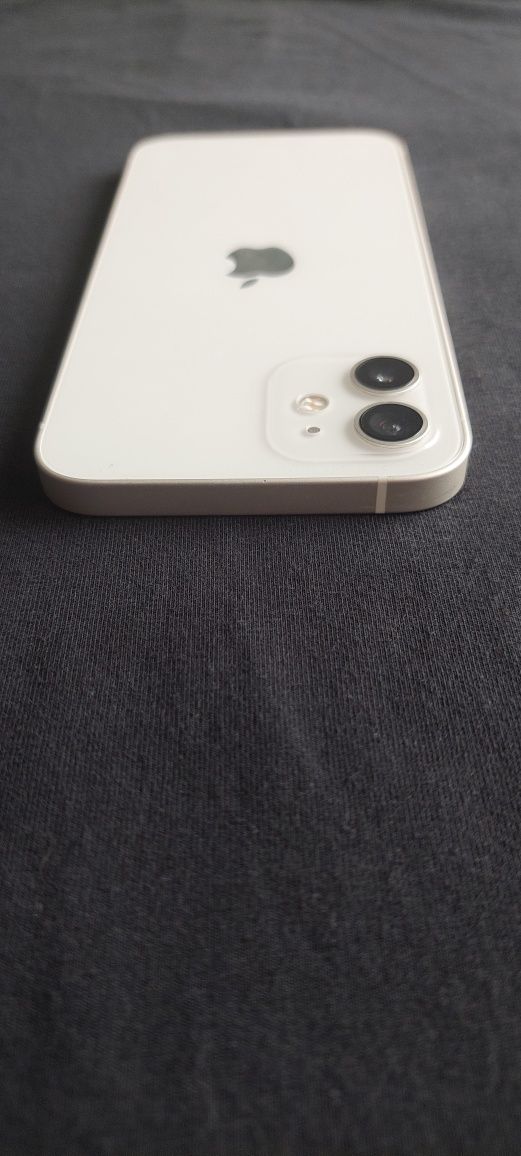 iPhone 12, 128GB z 7 etui, szkiełkiem ochronnym i dowodem zakupu