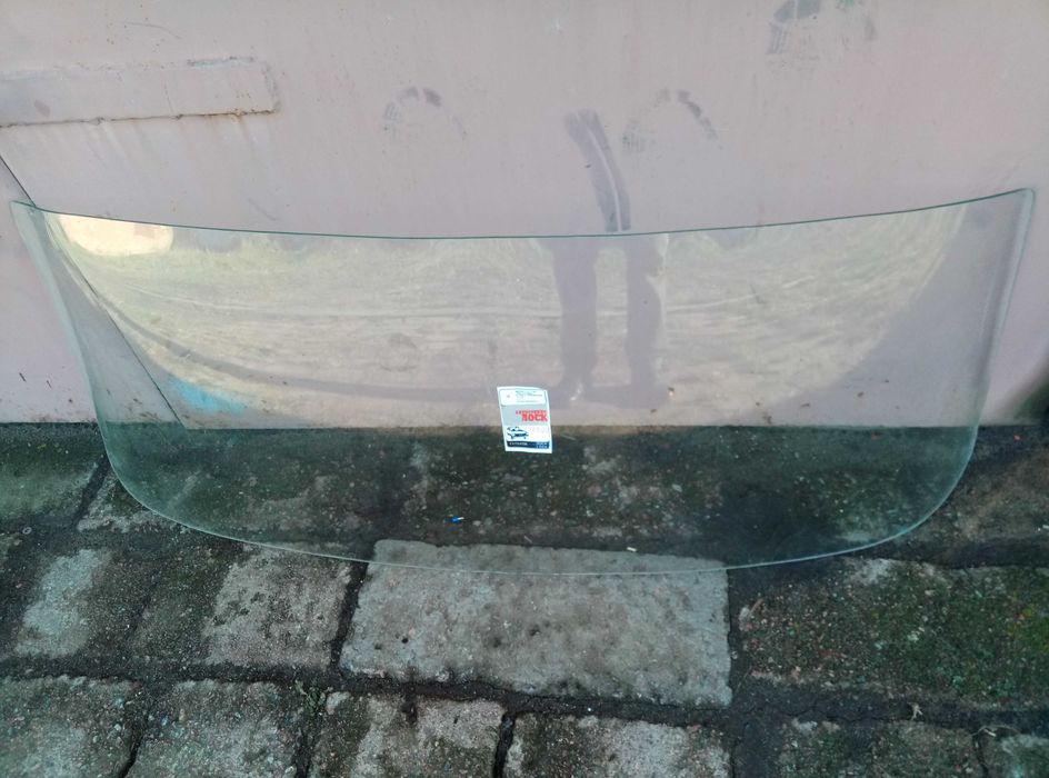 Скло  москвич передне.  Стекло лобовое  москвич.