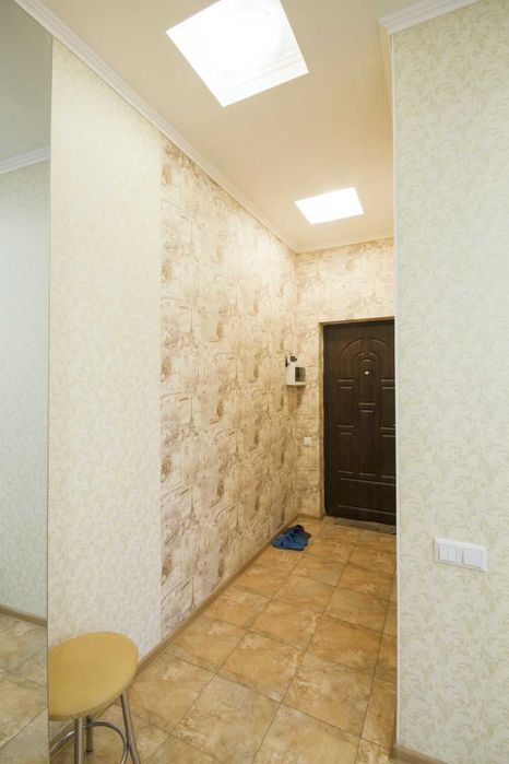 Однокімнатна світла студія у Центрі