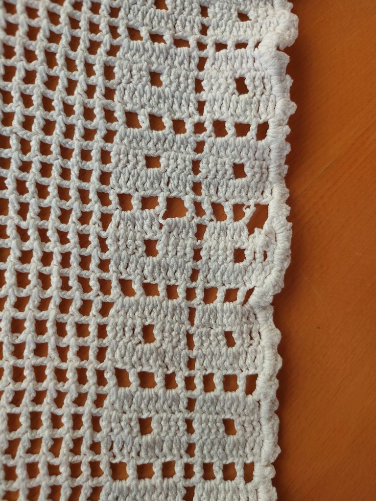 Conjunto de naperons em crochê.