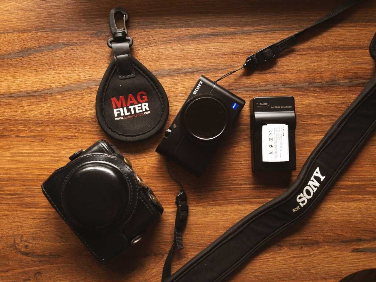 Фотоапарат Sony Cyber-Shot DSC-RX100M5A  +  аксесуари