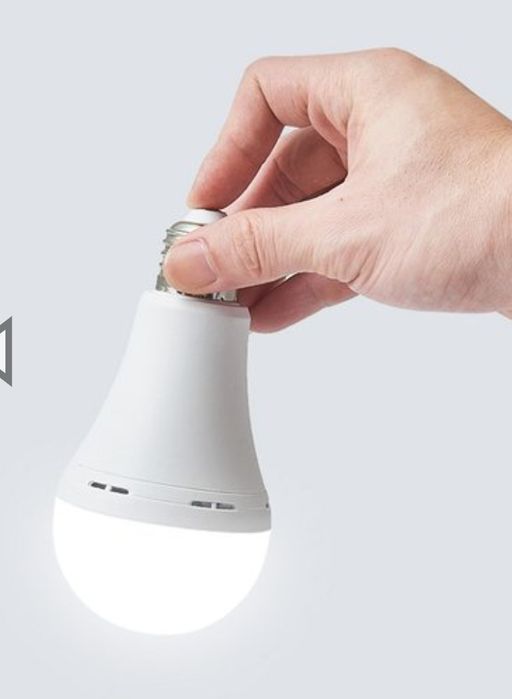 Є НАЯВНІСТЬ Лампа на акумуляторі