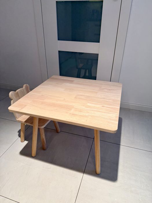 Drewniany stół i krzesło z niedźwiedziem -ZARA