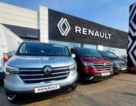 Wynajem busa 9-osobowego Renault Trafic 2.0 2025 extralong