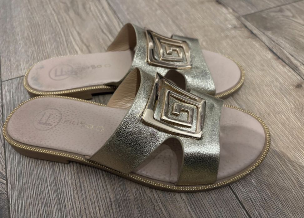 Klapki zlote damskie lato