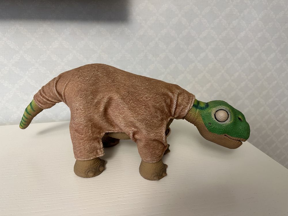 Динозавр pleo