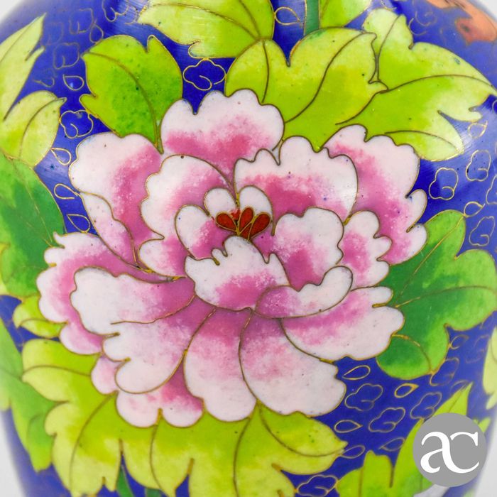 Jarra em Cloisonné, China, decorada com flores, séc. XX