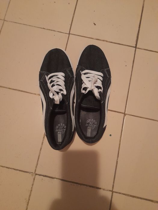 Tênis pretos homem usados em bom estado.