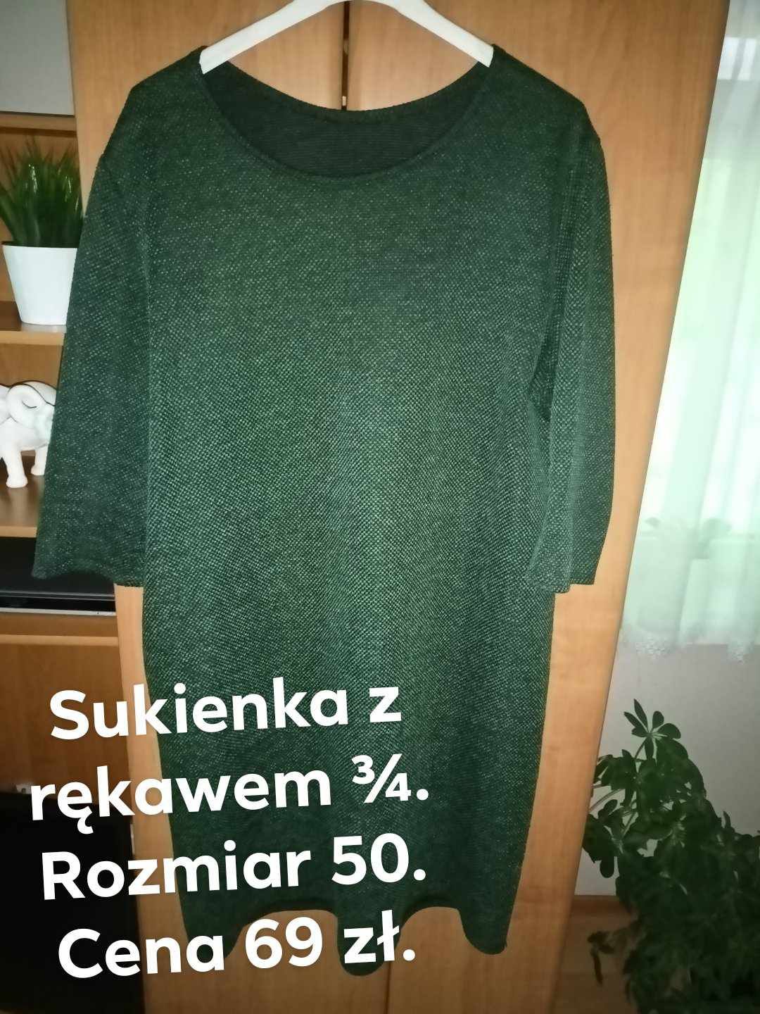 Sukienka z rękawem 3/4