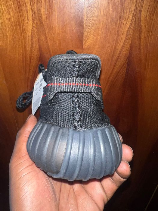 Yeezy boost 350 V2 BLACK RED