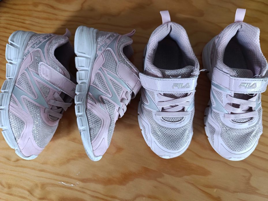 2 pares de sapatilhas de menina. Tamanho 27.