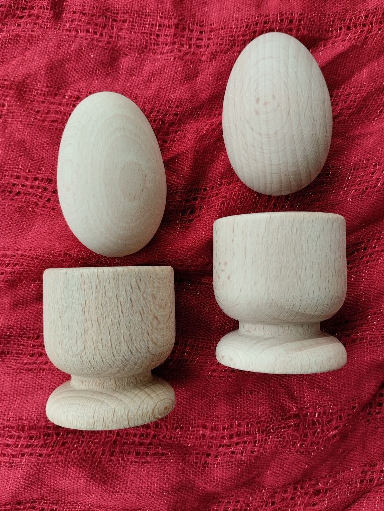 5 drewnianych jajek plus 5 kieliszków Montessori