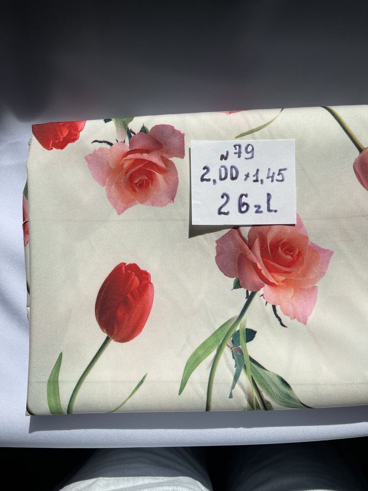 Tkanina silky w kwiaty tulipany róże ecru kupon 2,00m