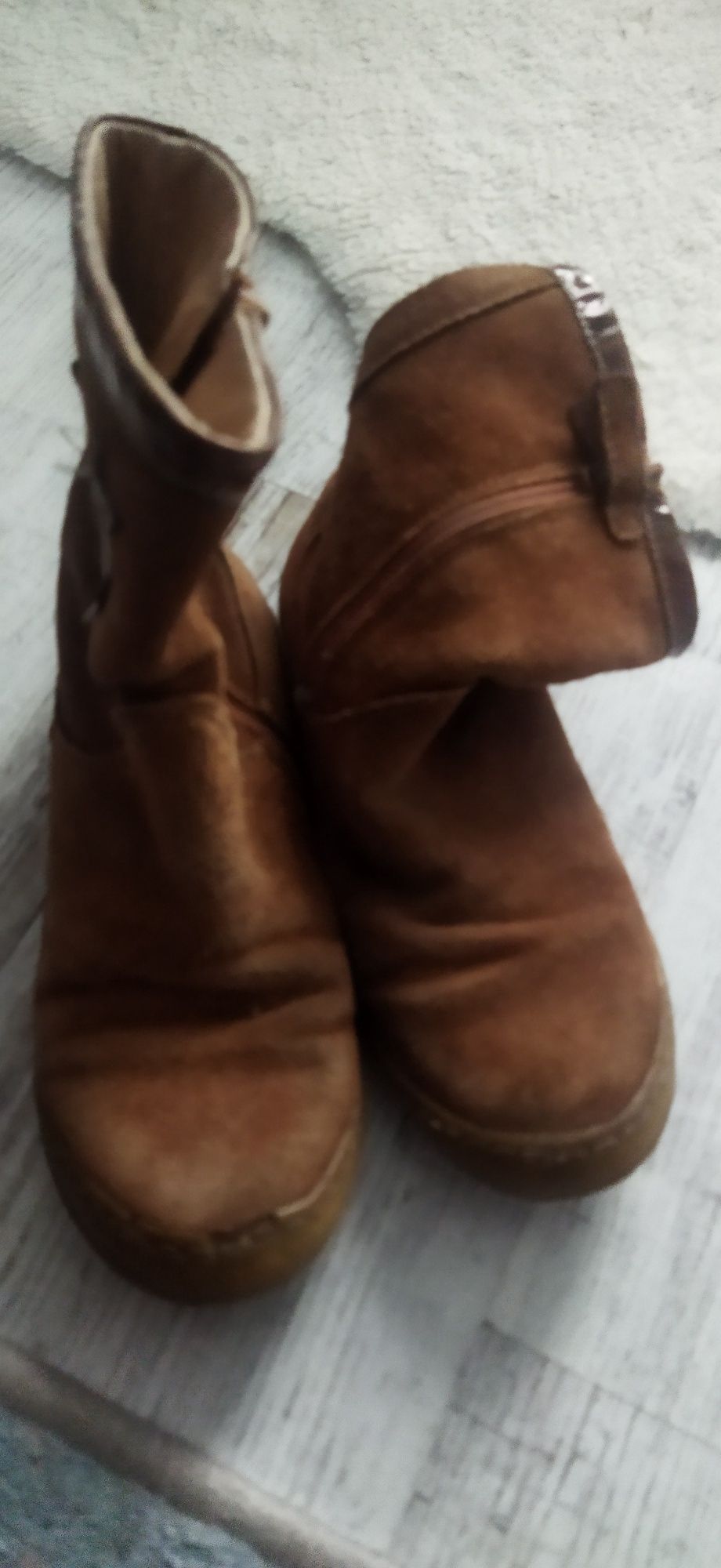 Buty dziecięce, kozaczki zamszowe, lekkie