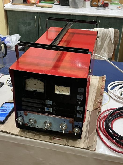 МОЩНОЕ ПУСКОЗАРЯДНОЕ: пуск 200А/заряд 10А, вес 25кг