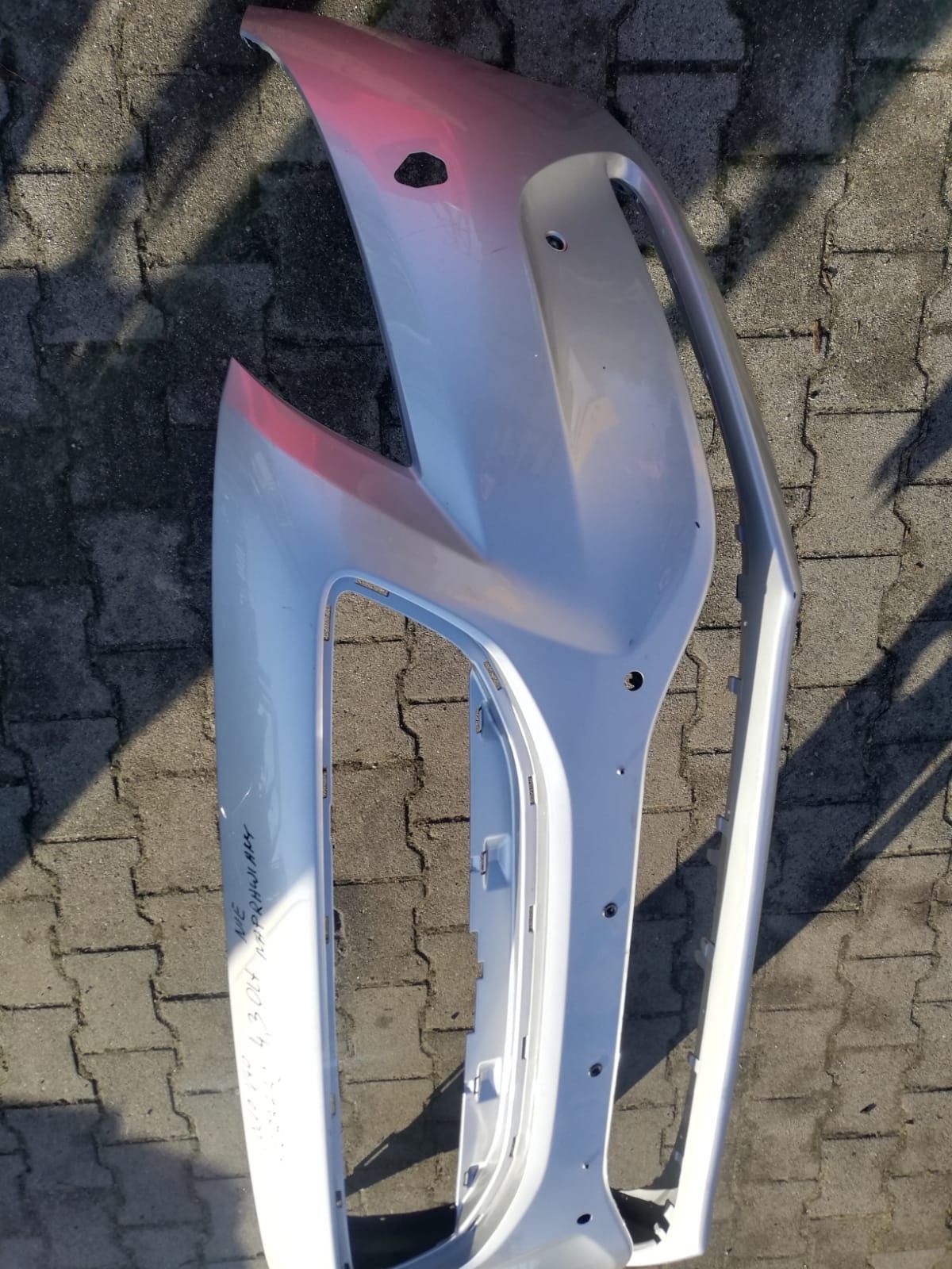 Zderzak Volvo V40 nie naprawiony