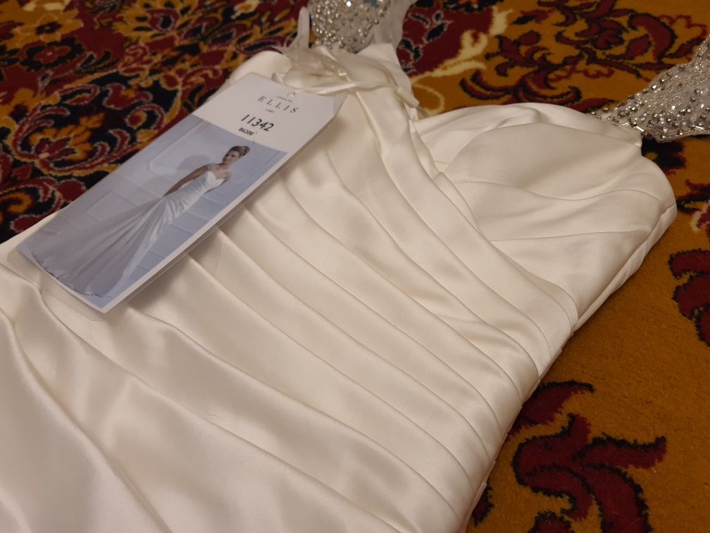 Nowa suknia ślubna brytyjskiej marki Ellis Bridals 34/36