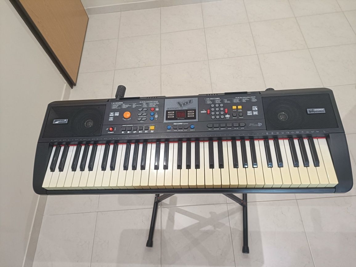 Teclado, piano em ótimo estado