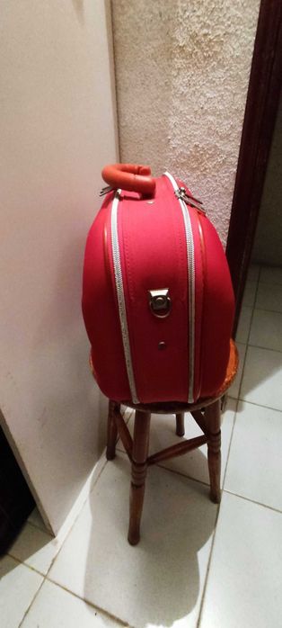 Mala de viagem pequena, vermelha