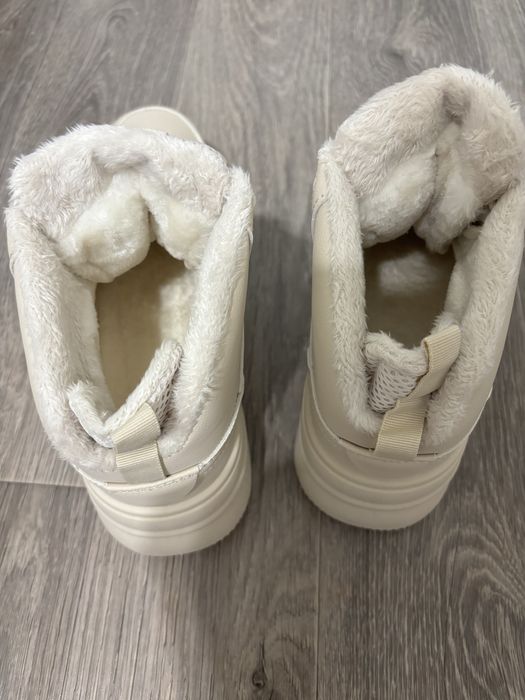 Зимові кросівки (хайтопи)