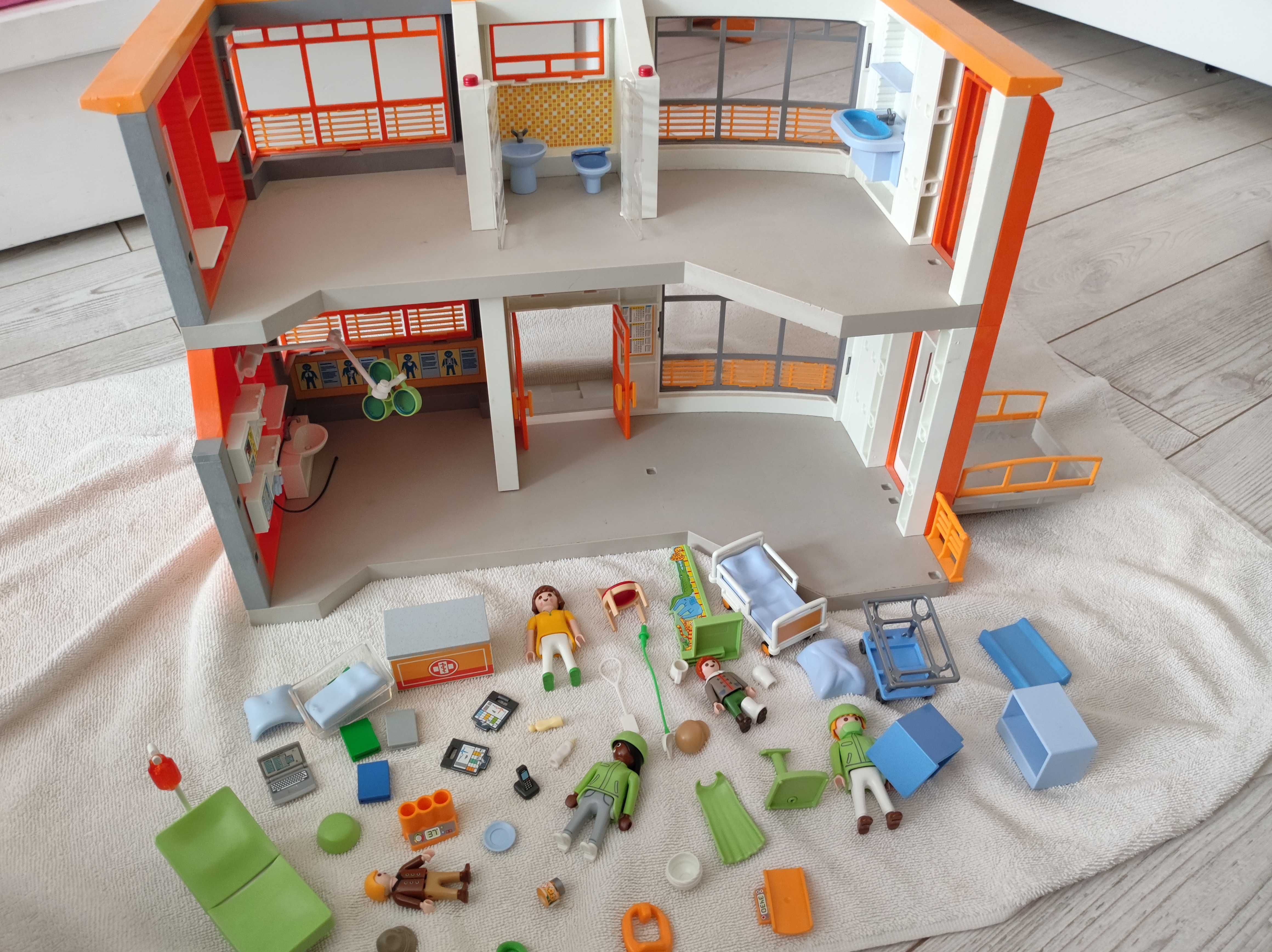 Playmobil - Szpital dziecięcy z wyposażeniem 6657